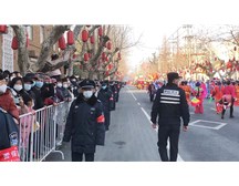 正月十五闹元宵 警保联控显神威——烟台98彩票助力福山区大型民俗表演活动