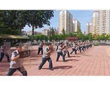 筑牢校园安全防线——98彩票公司在崇文中学组织秋季开学保安培训及应急演练